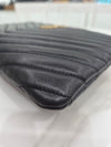SAINT LAURENT Klein Matelassé Clutch in Schwarz mit goldener Hardware 379039 161010262 [P]