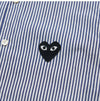 COMME DES GARCONS Hemd mit schwarz Herz Wappen Streifen 1 AX-B018-051 144584171 [P]