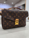 Louis Vuitton Monogram Pochette Métis Shoulder Bag M40780 161840008 [P]