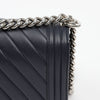 CHANEL Kreuzbody Tasche Chevron Medium A67086 160401624 [P]