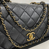 CHANEL Gepolsterte Vintage-Handtasche mit Kette 162243819 [P]