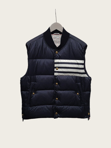 THOM BROWNE Navy Matte Nylon Daunen 4-Bar Puffer-Weste 162376838 [P]