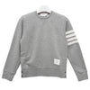 THOM BROWNE Klassisches Sweatshirt mit diagonalem Arm-Band und 4 Streifen in Hellgrau 123479381 [P]
