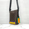 LOUIS VUITTON Gummi-Cruiser Messenger Bag Monogram Braun M57966 10312 163156494 [P]