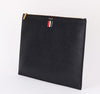 THOM BROWNE ジッパーラップトップホルダー ラージクラッチバッグ MAC020L 33348134 [P]