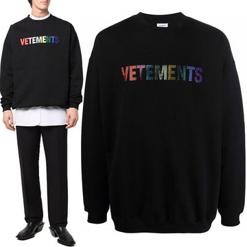 VETEMENTS ロゴクリスタルスウェットシャツ UE52TR520B 34040784