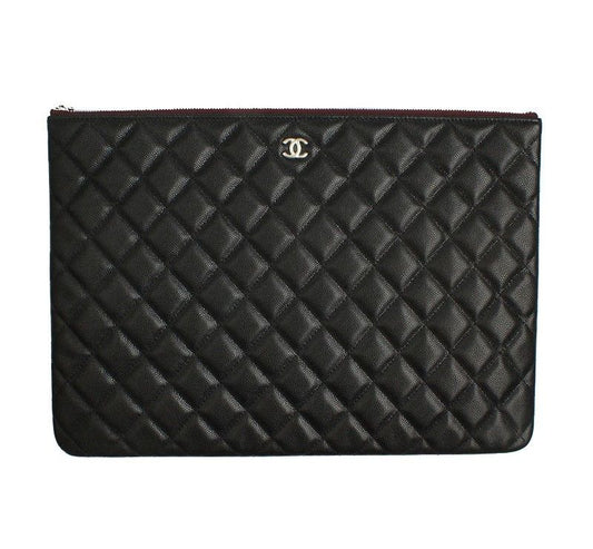 CHANEL ブラックキャビアキルティングシルバーCCラージクラッチ31番台 26811183