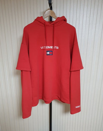 VETEMENTS XS タミ レッド レイヤード フーディ 25935132
