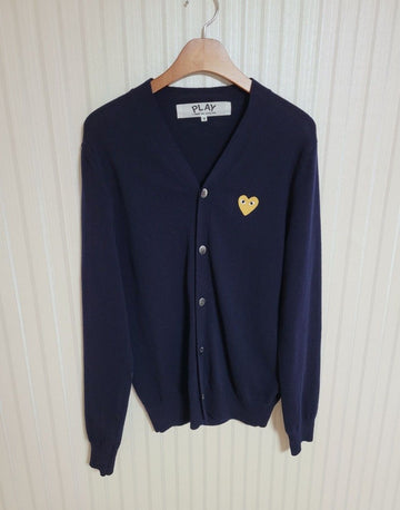 COMME DES GARCONS Navy Gold Patch Herren Cardigan AZ-N050 30479880 [P]
