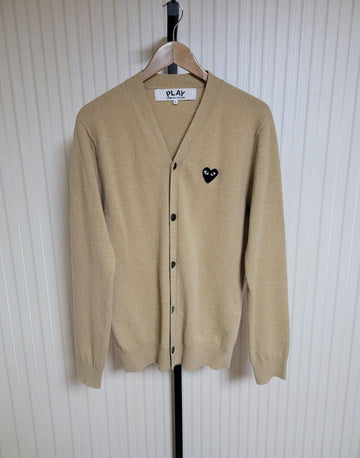 COMME DES GARCONS l Beige Schwarz Wappen Herren Cardigan L 35963968