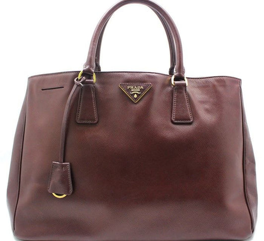 PRADA Tote Bag aus Saffiano-Leder in Burgunderrot 1844 28257548