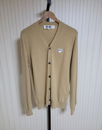 COMME DES GARCONS l L ベージュ ホワイトワッペン メンズ カーディガン 29416340