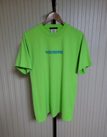 VETEMENTS [XS] Übergroße Kurzarm-T-Shirt mit grünem Barcode-Logo 25889895