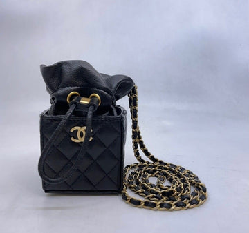 CHANEL ブラックミニバケットチェーンクロスバッグ 31 35872576