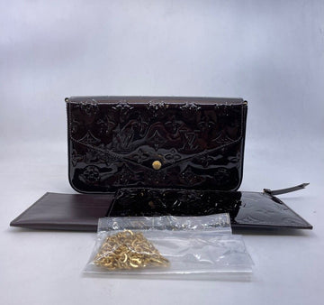 Louis Vuitton M61267 Pochette Felicie Vernis Crossbody 32931617