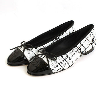 CHANEL Two-tone CC Captoe Tweed Flats 37.5 27517417