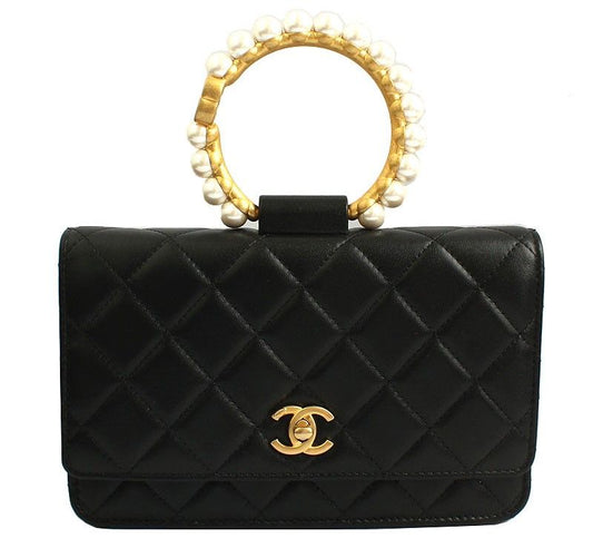 CHANEL ブラック ゴールド パールハンドル WOC クロスボディバッグ 2021 26811211