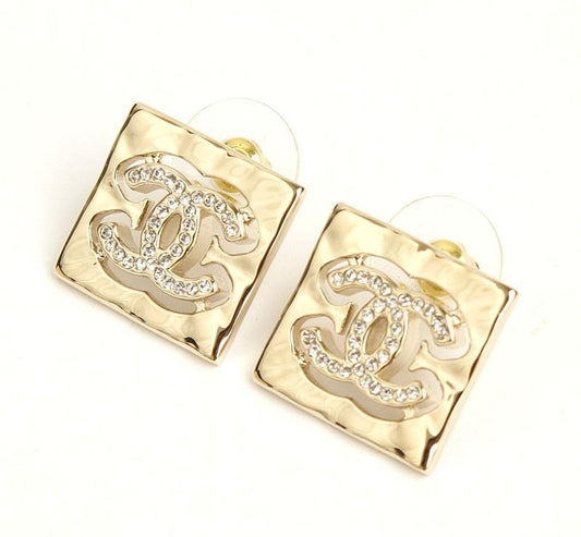 CHANEL Champagne Gold Wavy Square CC Earrings 12345 30570950