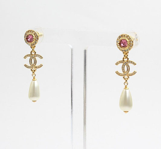CHANEL Gold CC Logo Teardrop Pearl Earrings 42112387