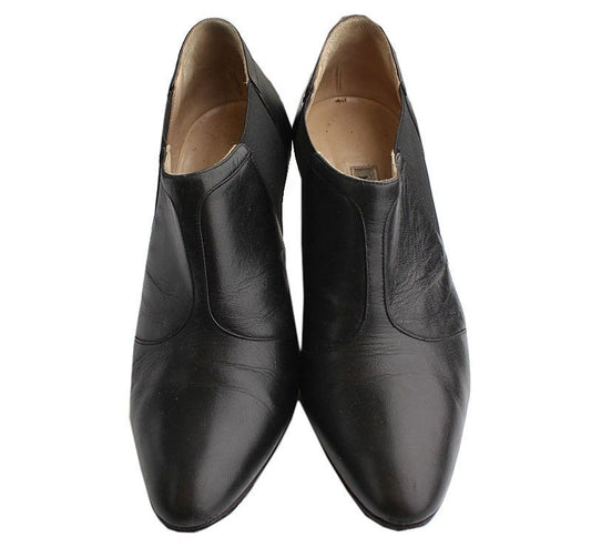 Manolo Blahnik Black Banded Ankle Bootie 38 26810924