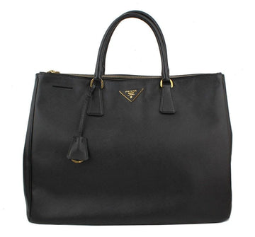 PRADA Schwarze Saffiano Taschen mit goldenen Details 26811222 [P]