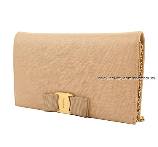 SALVATORE FERRAGAMO ベージュ ゴールドトーン バーラ サフィアーノ クロスバッグ 26811419