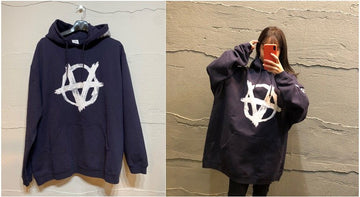 VETEMENTS ネイビー Vロゴ 5327543703 16556259