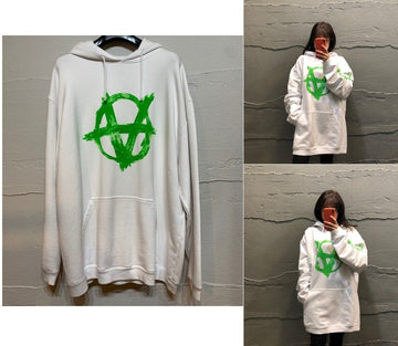 vetements V Logo Hoodie 5327477675 16556261