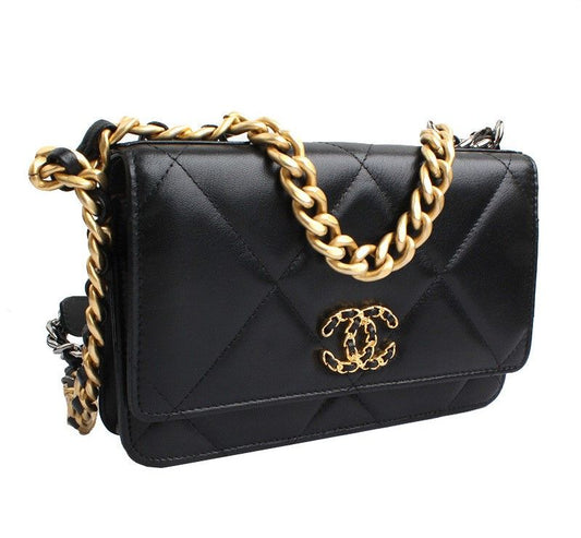 CHANEL 19ラムスキンWOCミニクロスバッグ30番台 26811257
