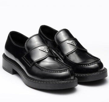 PRADA チョコレート ブラッシード レザー ローファー 2DE127 49004452
