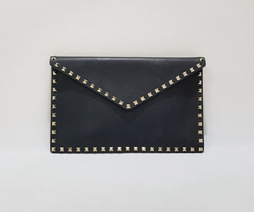 VALENTINO ロックスタッド エンベロープ クラッチバッグ 73109197