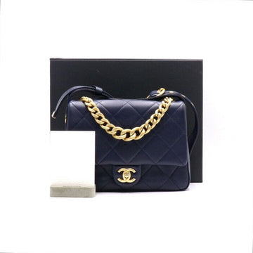 CHANEL ネイビーのカーフスキンキルティングゴールドCCメッセンジャーショルダーバッグ兼クロスバッグ 2122シーズン AS2842 152894247