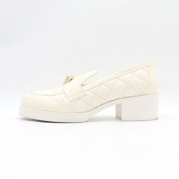 CHANEL Women's White Lambskin Gold-tone Heart Turnlock Loafers G39697 2324 152897747