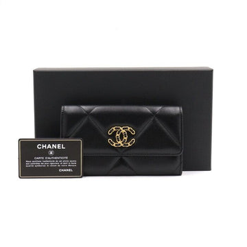 CHANEL Lange Klapp Geldbörse aus schwarzem Lammleder 19 AP0955 152895651