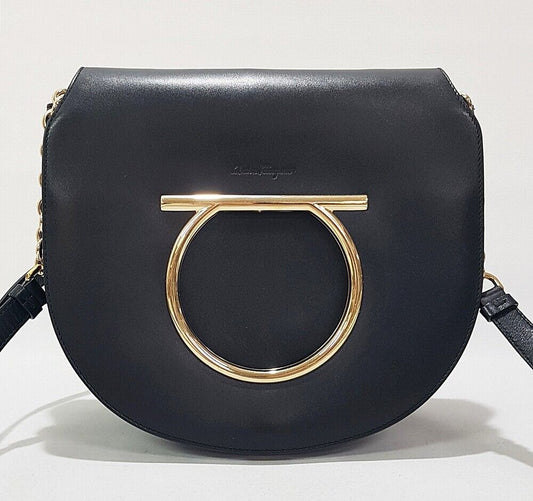 SALVATORE FERRAGAMO ガンチーニフラップバッグミディアム 120344942