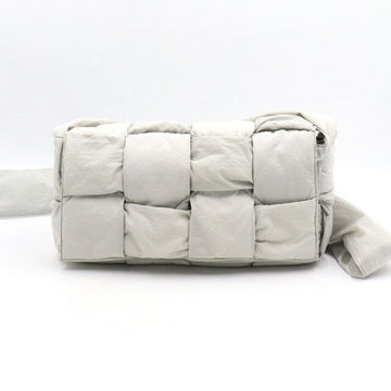 BOTTEGA VENETA Graues Silber Padded Tech-Kassetten-Padding Schultertasche Crossbody aa49469 152892400