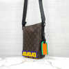 LOUIS VUITTON Gummi-Cruiser Messenger Bag Monogram Braun M57966 10312 163156494 [P]