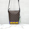 LOUIS VUITTON Gummi-Cruiser Messenger Bag Monogram Braun M57966 10312 163156494 [P]