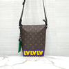 LOUIS VUITTON Gummi-Cruiser Messenger Bag Monogram Braun M57966 10312 163156494 [P]