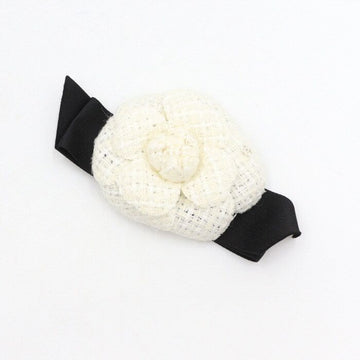 CHANEL AA9146 White Tweed Camellia Women Brooch 20 Season 152899100
