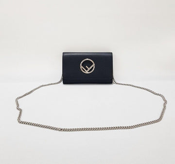 FENDI Kan I F WOC Ketten-Crossbody-Tasche 8BS024 139484015