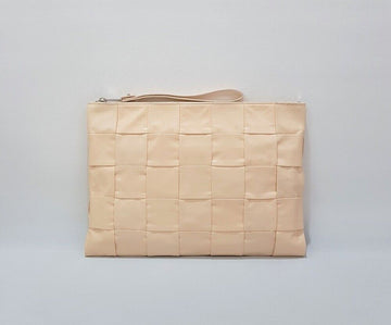 Bottega Veneta Intrecciato Leather Clutch Bag 77788021