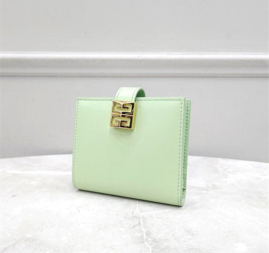 GIVENCHY 4G ロゴ スモール 財布 92302810