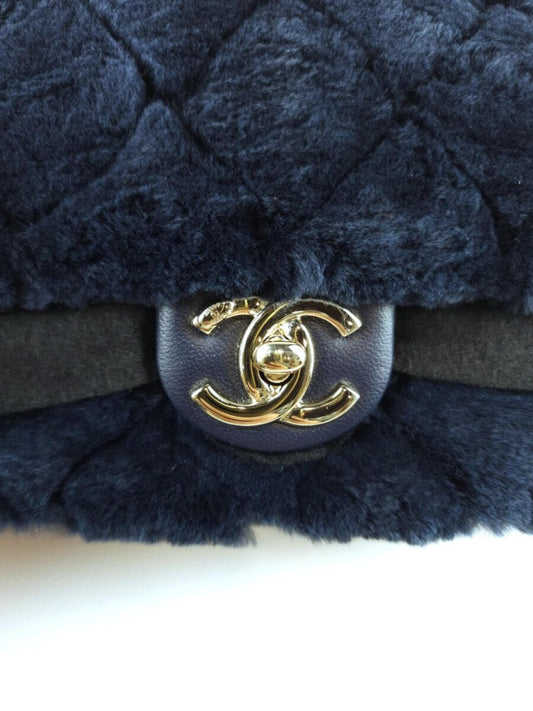 CHANEL クラシックシアリングフラップショルダーバッグクロスバッグ 5819 76750638