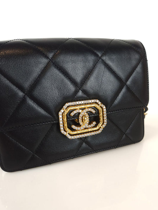 CHANEL ストラス カーフスキン ショルダーバッグ クロスボディ AS3720 5209 67834893