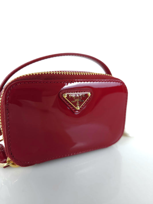 PRADA ペイダントレザー パウチ チェーン クロスバッグ 1NR025 5370 70937130