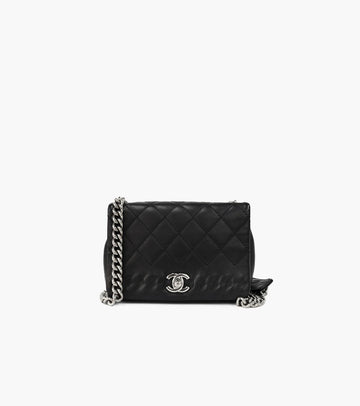 CHANEL Schwarze Flap Saison Tasche 27289 146373606