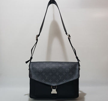 Louis Vuitton New Messenger Bag Taigarama Shoulder Bag M30746 147387531