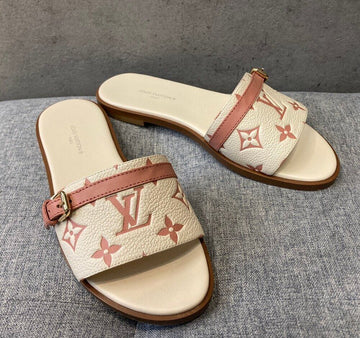 LOUIS VUITTON Monogram Sandalen/Slides pink H032117 148410464
