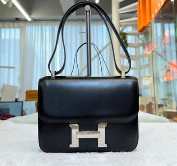 HERMES コンスタンス24 ボックスレザー ショルダーバッグ ブラック/シルバープレート G刻印 G051006 148576497